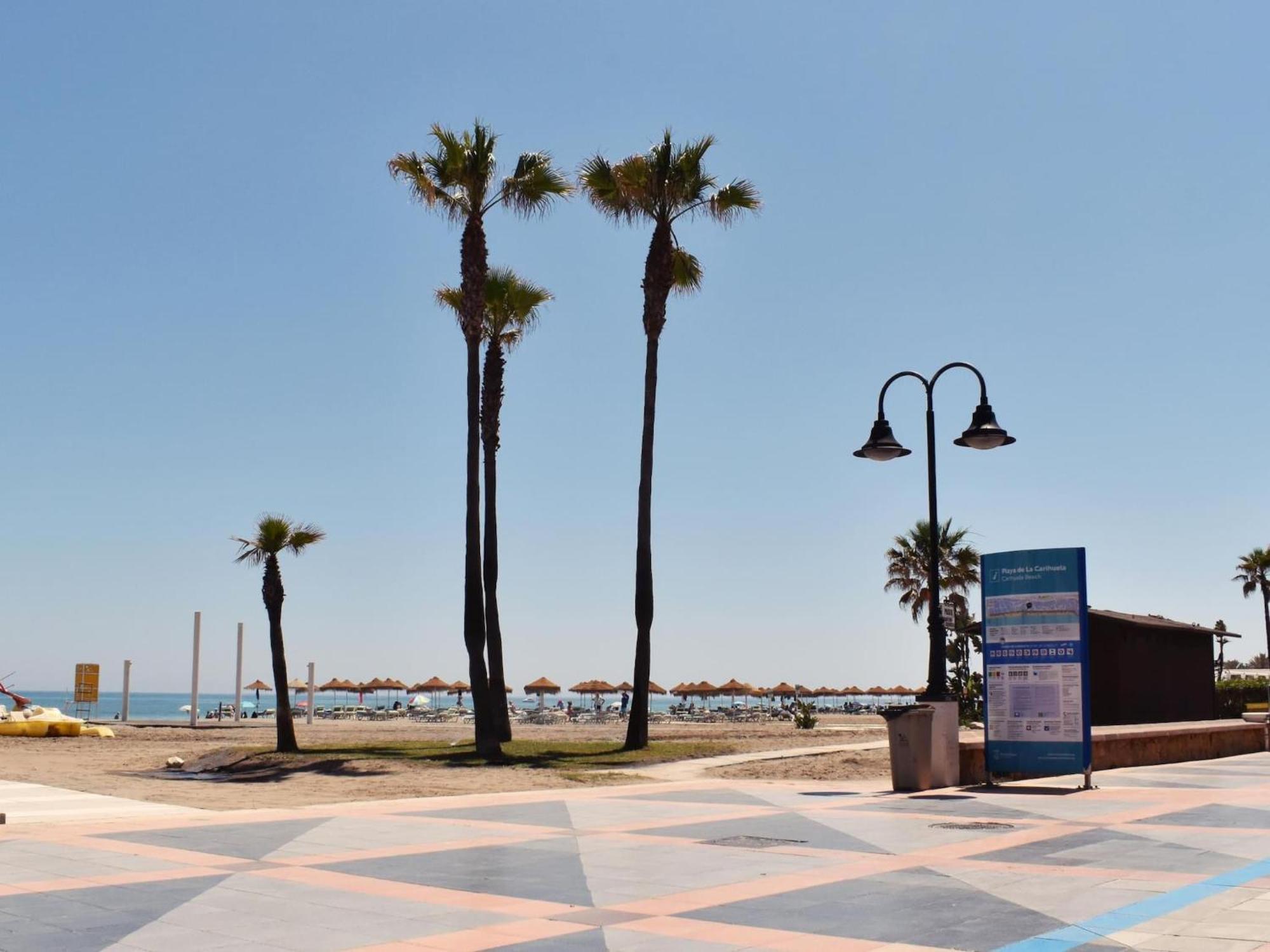 Luminoso Apartamento De 3 Dormitorios A Pie De Playa En Torremolinos Luaran gambar