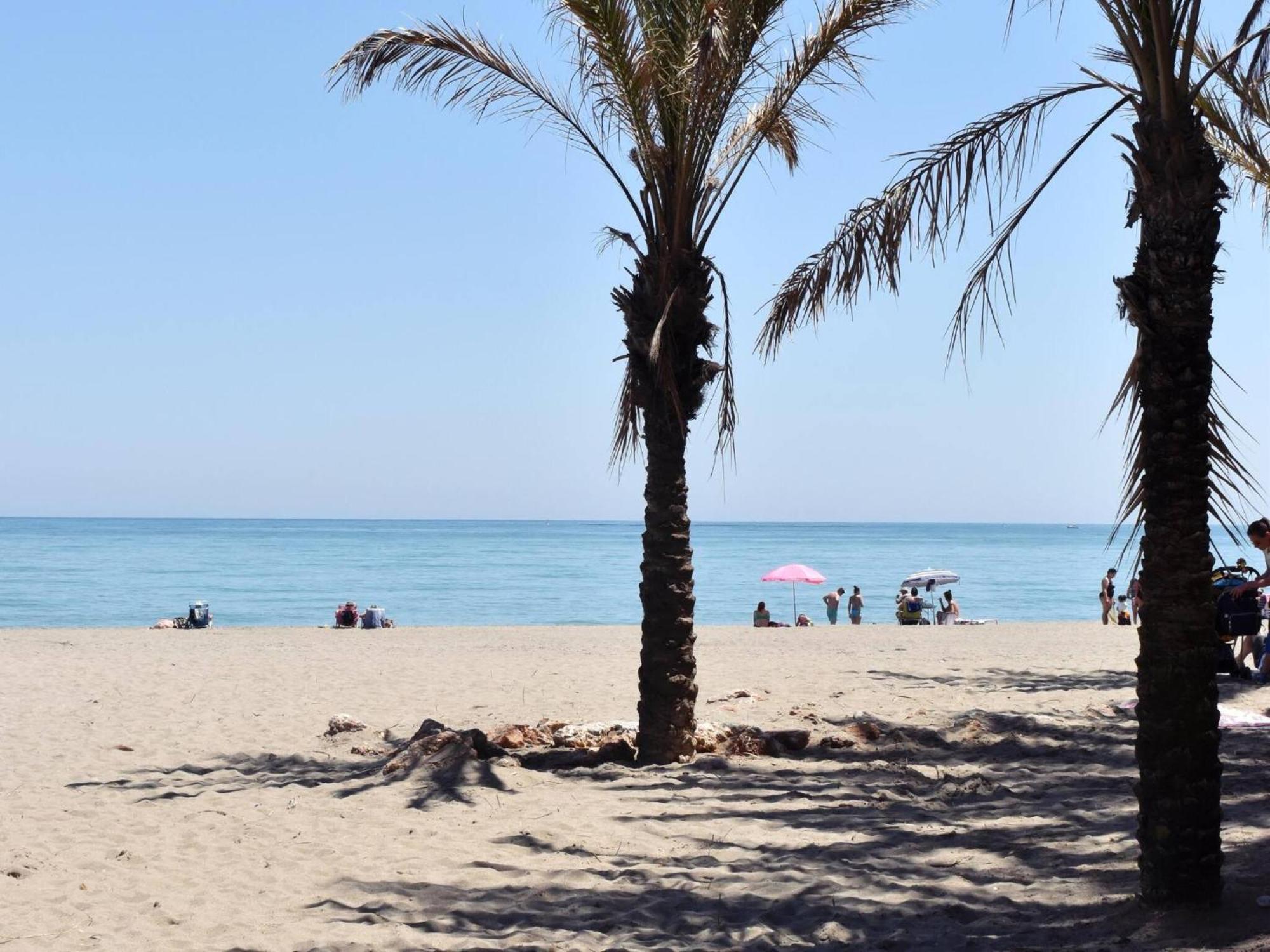Luminoso Apartamento De 3 Dormitorios A Pie De Playa En Torremolinos Luaran gambar