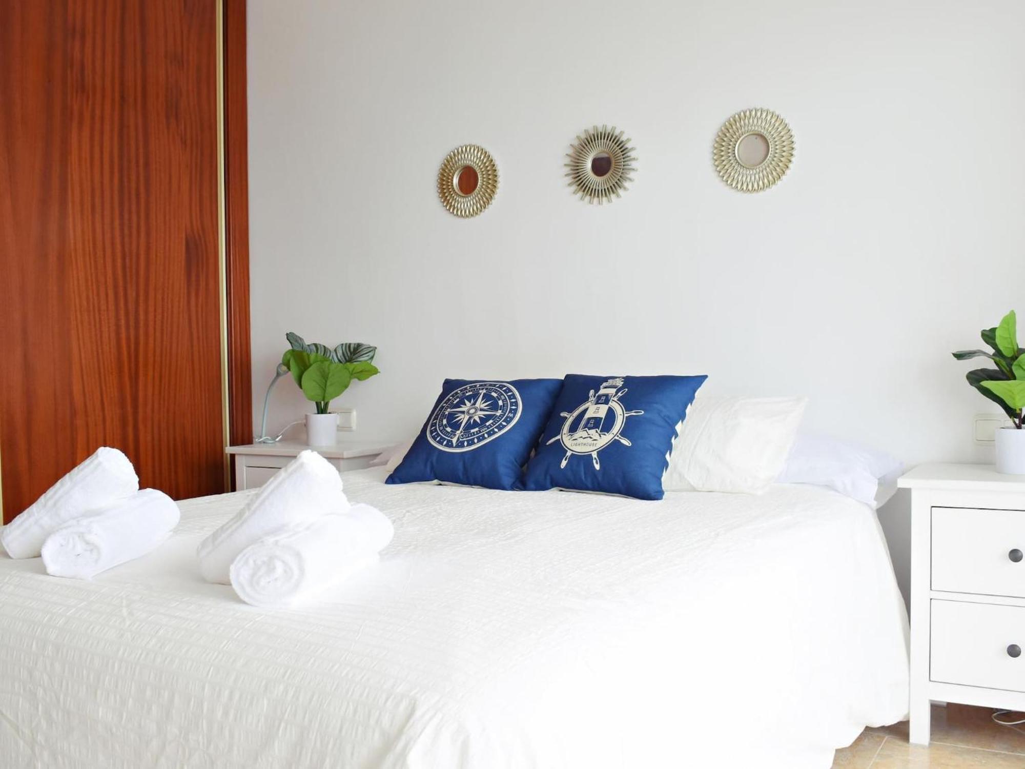 Luminoso Apartamento De 3 Dormitorios A Pie De Playa En Torremolinos Luaran gambar