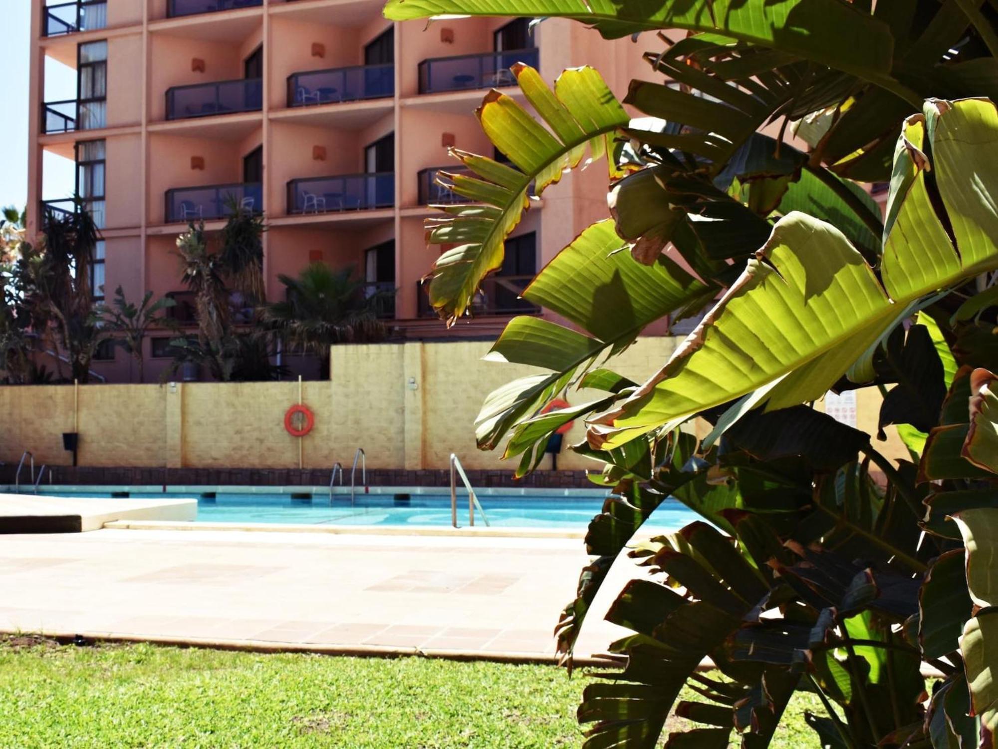 Luminoso Apartamento De 3 Dormitorios A Pie De Playa En Torremolinos Luaran gambar